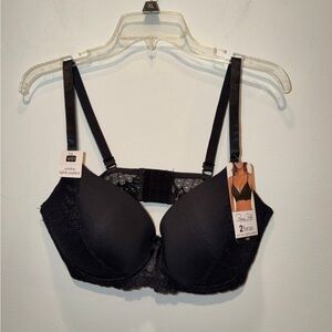 Womens Black Bra. Size 40D (NWTS)